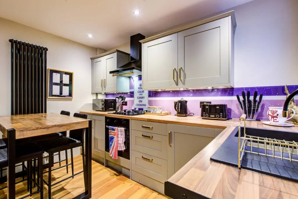 dbc47594 f8d6 4855 8970 8d58fa0cadef