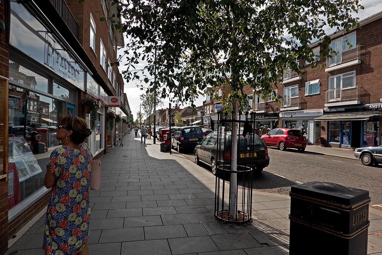 frinton on sea things to do - Connaught Avenue, Frinton on Sea