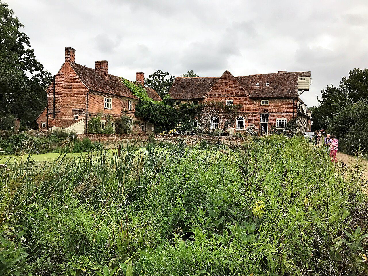 dedham vale walks - Flatford Mill in Suffolk