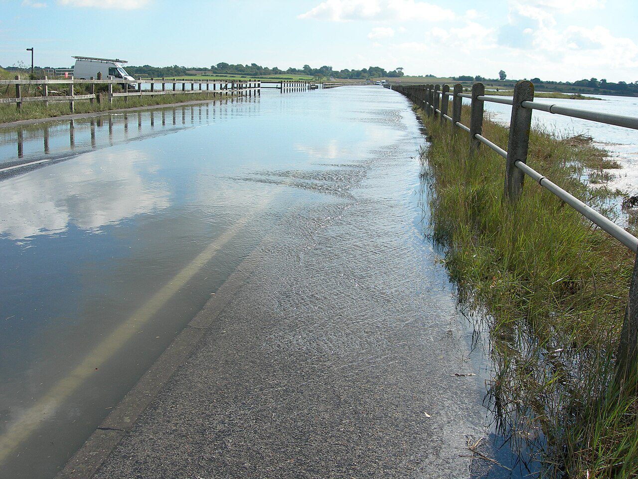 mersea island walk - Mersea Causeway The Strood - panoramio