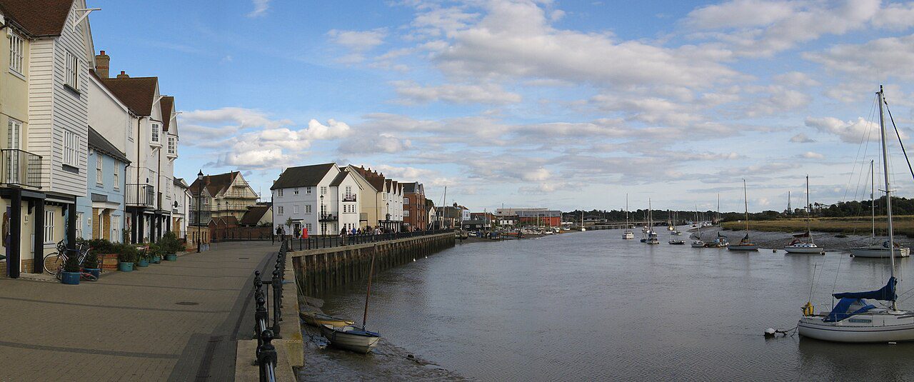 wivenhoe ferry - Wivenhoe riverfront, 2009-10-04